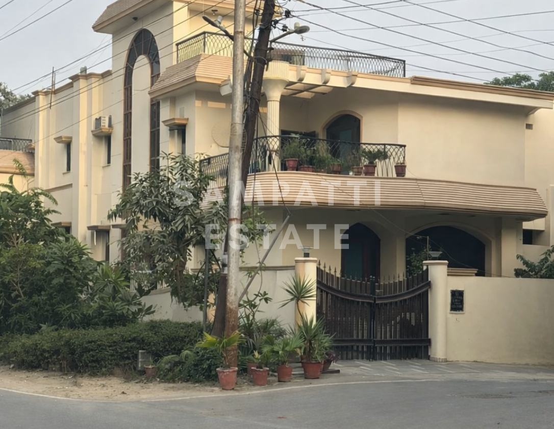 Corner Kothi in Noida Sector 50 